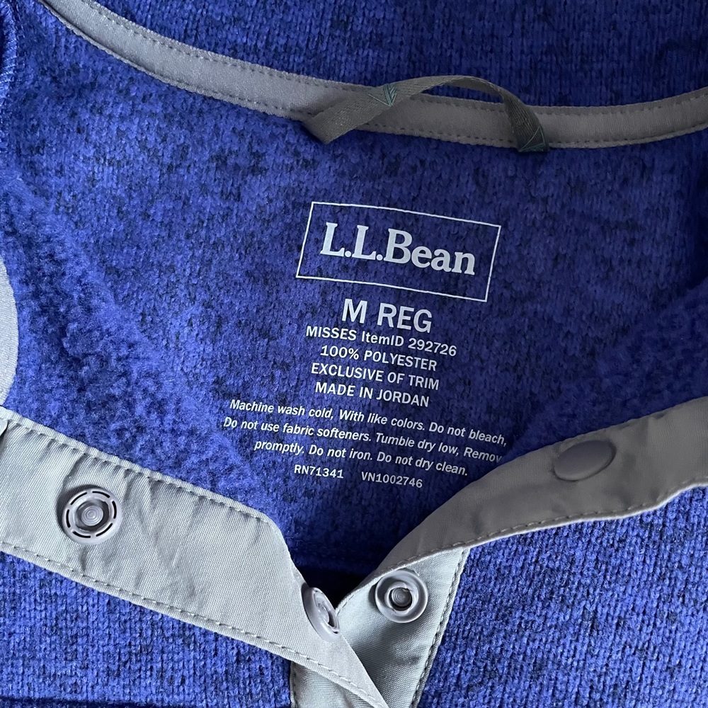 L.L. Bean Sweater ! - Picture 3 of 5